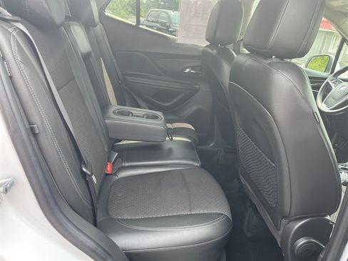 Used 2020 Buick Encore Preferred AWD/4WD image 34
