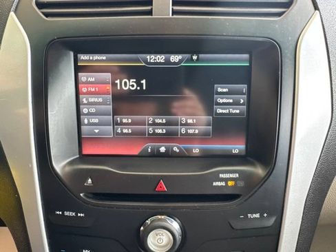 Used 2015 Ford Explorer XLT w/ Equipment Group 201B AWD/4WD image 19