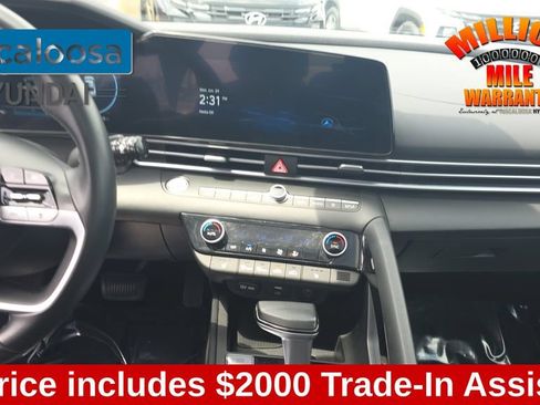 Used 2025 Hyundai Elantra SEL FWD image 27