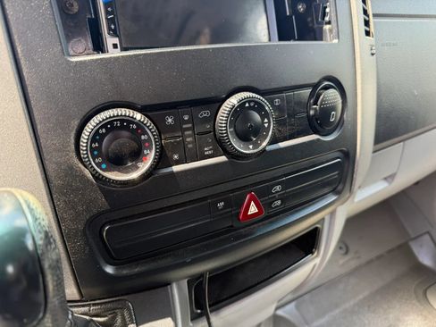 Used 2008 Dodge Sprinter 2500 RWD image 57
