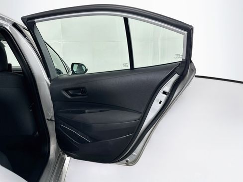 Used 2025 Toyota Corolla LE FWD image 28