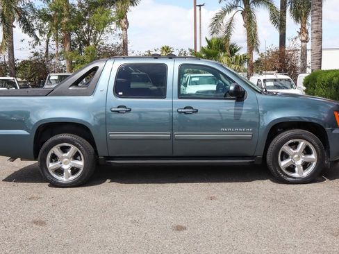 Used 2011 Chevrolet Avalanche LT RWD image 12
