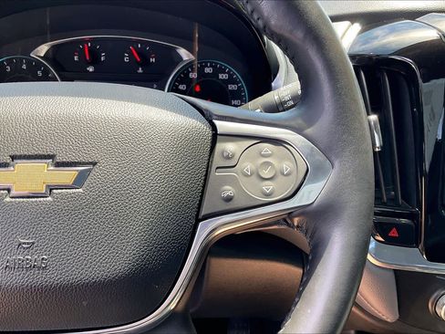 Used 2020 Chevrolet Traverse LT image 19
