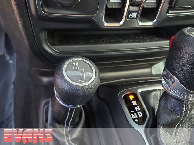 Used 2019 Jeep Wrangler Unlimited Sahara AWD/4WD image 13