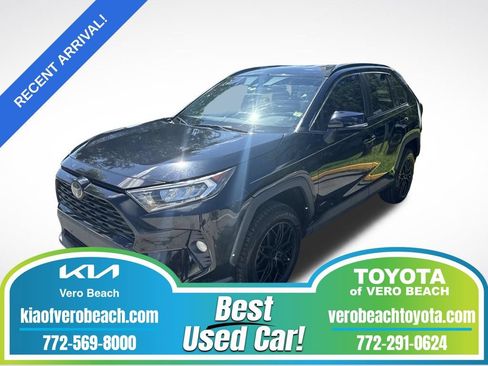 Used 2021 Toyota RAV4 XLE FWD image 1