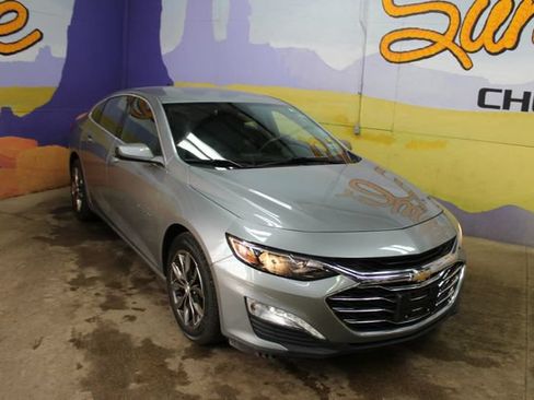 Used 2023 Chevrolet Malibu LT FWD image 2