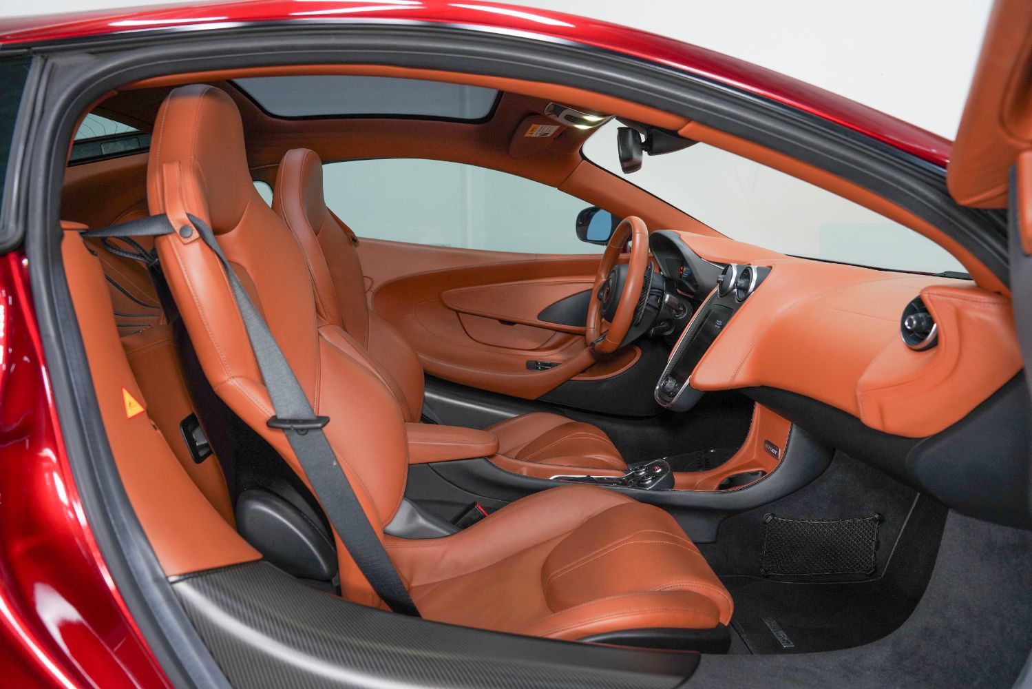 Used 2017 McLaren 570S RWD image 2