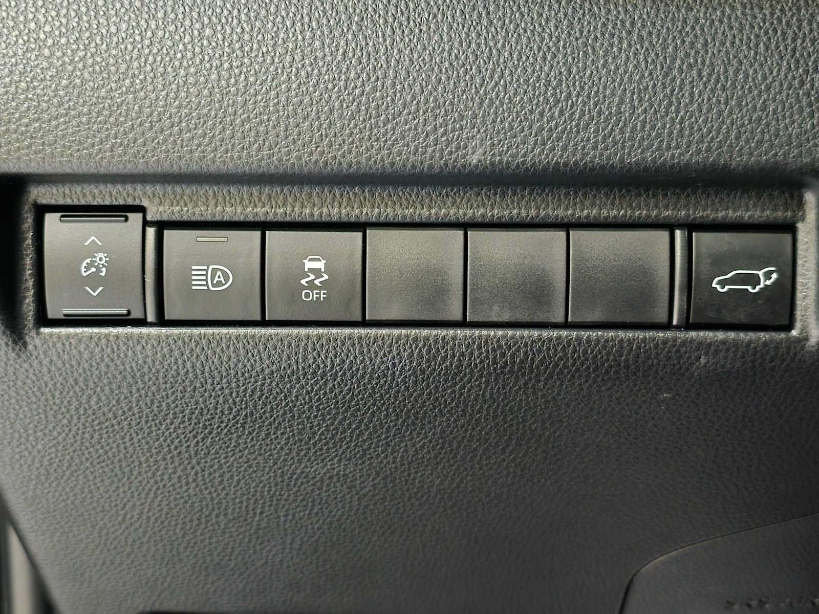 Certified 2023 Toyota Venza Nightshade AWD/4WD image 19