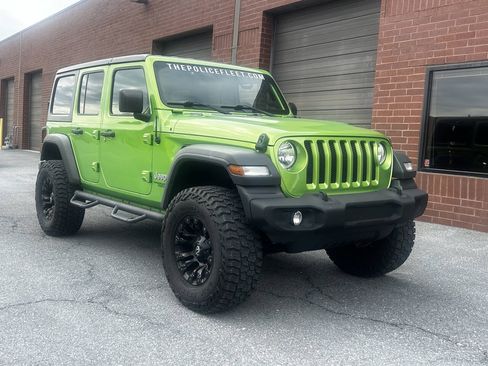 Used 2018 Jeep Wrangler Unlimited Sport S AWD/4WD image 4