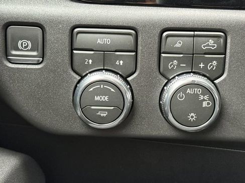 New 2026 GMC Sierra 1500 SLE w/ Preferred Package image 30