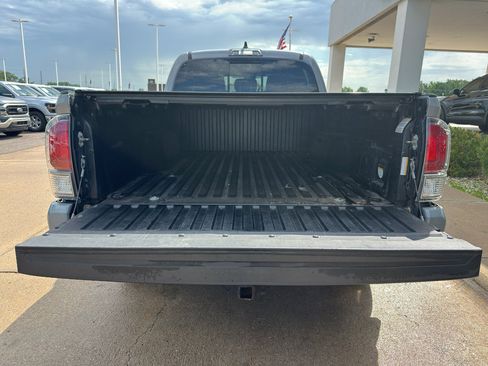 Used 2021 Toyota Tacoma TRD Sport AWD/4WD image 9