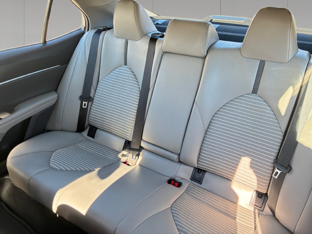Used 2024 Toyota Camry SE w/ Cold Weather Package FWD image 17