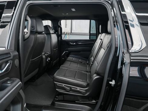 Used 2022 GMC Yukon XL Denali AWD/4WD image 29