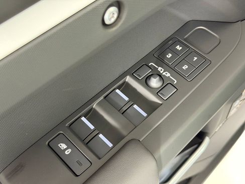Used 2026 Land Rover Defender 110 S AWD/4WD image 21