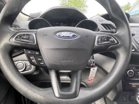 Used 2018 Ford Escape SE image 19
