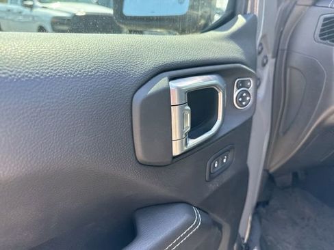 Used 2023 Jeep Wrangler Unlimited Sahara w/ Cold Weather Group AWD/4WD image 17