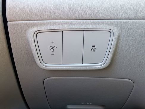 Used 2023 Hyundai Tucson SE image 18