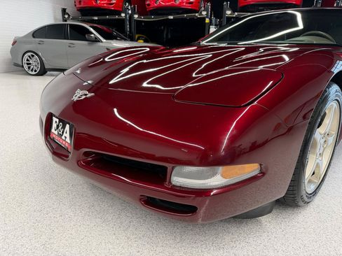 Used 2003 Chevrolet Corvette Coupe w/ Preferred Equipment Group RWD image 23