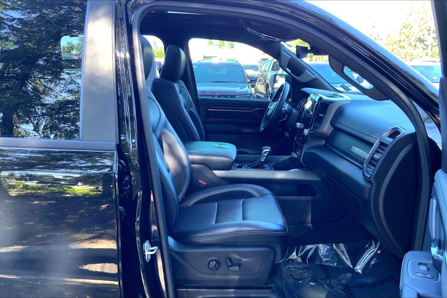Certified 2023 RAM 1500 Laramie AWD/4WD image 6