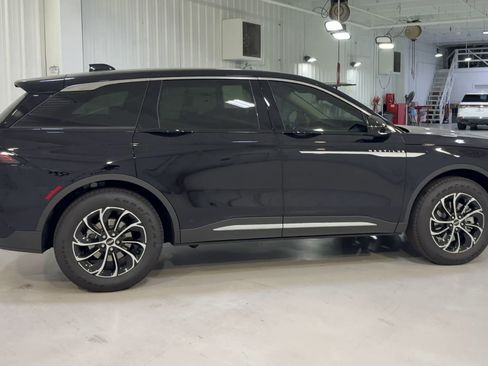 New 2026 Lincoln Nautilus Premier image 2