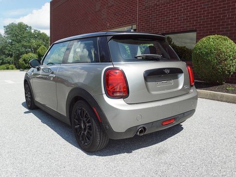 Used 2019 MINI Cooper 2-Door Hardtop w/ Premium Package FWD image 6