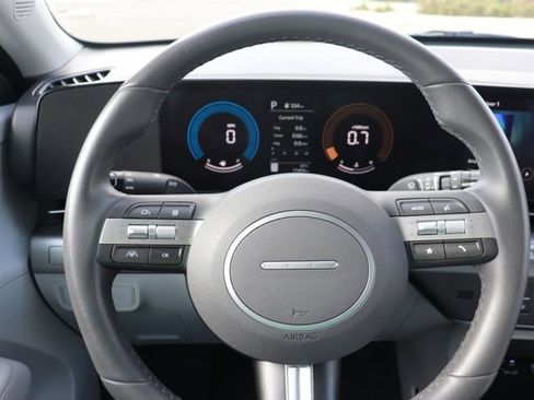 Used 2025 Hyundai Kona SEL image 16