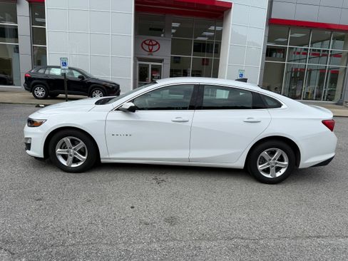 Used 2024 Chevrolet Malibu LS image 2
