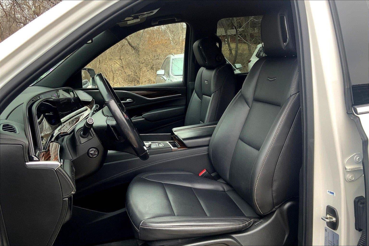 Used 2022 Cadillac Escalade Luxury AWD/4WD image 21