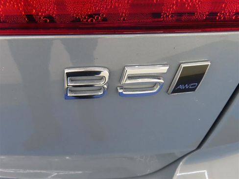 Used 2023 Volvo XC60 B5 Plus AWD/4WD image 11
