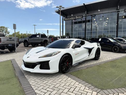 Used 2024 Chevrolet Corvette Z06 RWD image 2