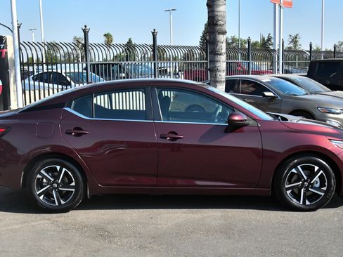 Used 2025 Nissan Sentra SV FWD image 9