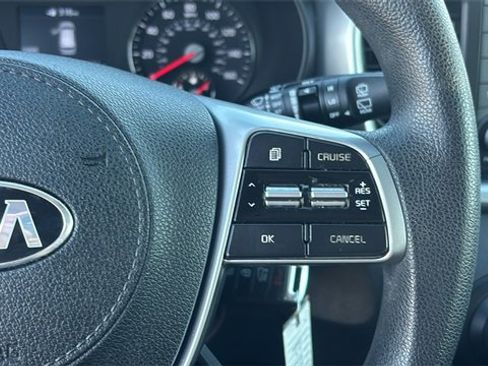Used 2019 Kia Sorento LX image 14