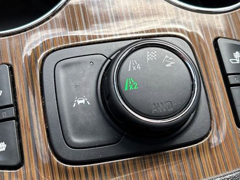 Used 2023 GMC Acadia SLE w/ Driver Convenience Package image 18