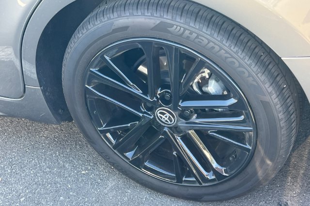 Used 2026 Toyota Camry SE w/ Convenience Package FWD image 4