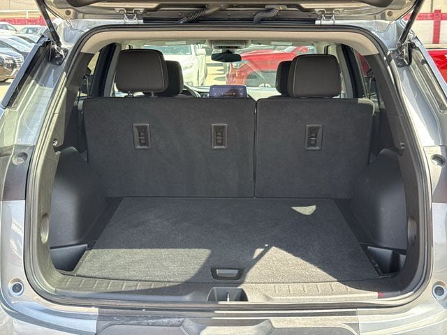 Used 2025 Chevrolet Blazer LT AWD/4WD image 31