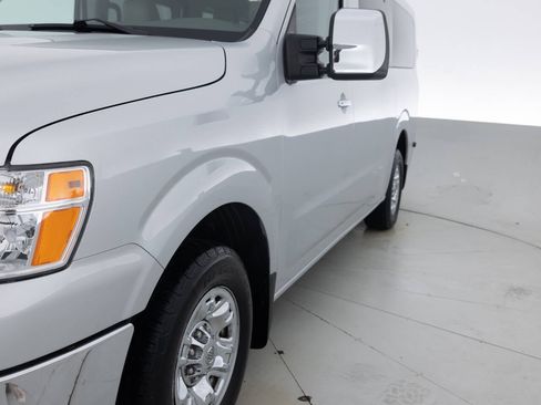 Used 2016 Nissan NV 3500 SL image 12
