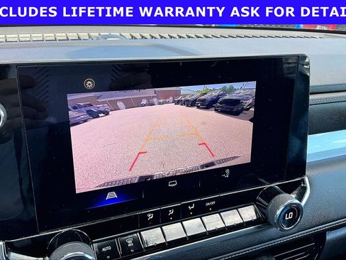 Used 2023 Chevrolet Colorado LT w/ LT Convenience Package AWD/4WD image 18