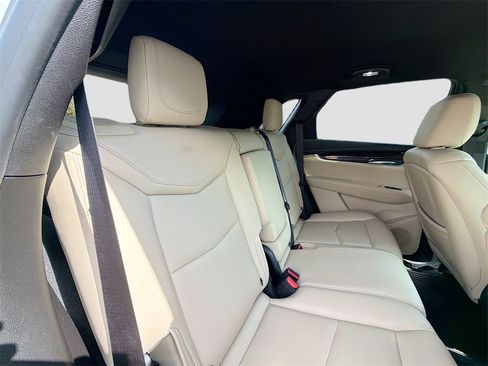 Used 2019 Cadillac XT5 FWD image 25