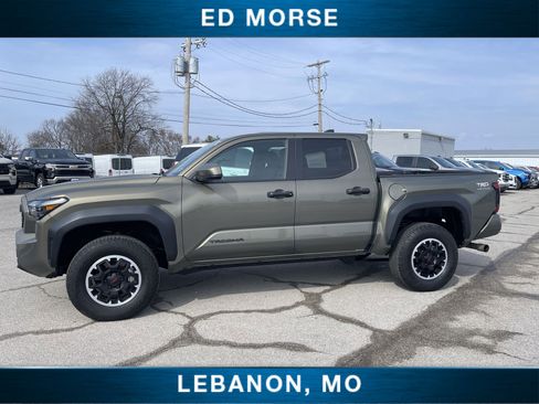 Used 2024 Toyota Tacoma TRD Off-Road image 10