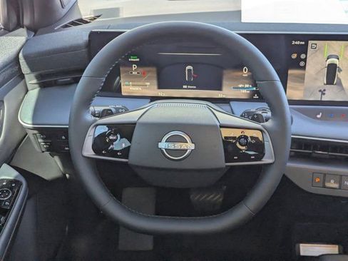 New 2026 Nissan Leaf Platinum+ w/ Cargo Package (Platinum+) FWD image 19