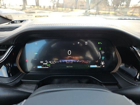 Used 2023 Jeep Grand Cherokee Overland w/ Advanced Protech Group III image 22