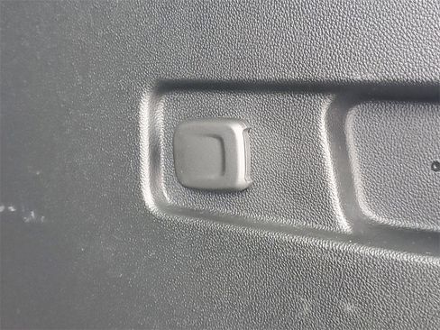 Used 2023 GMC Acadia Denali w/ Denali Ultimate Package image 9