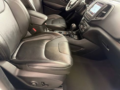 Used 2023 Jeep Cherokee Altitude Lux image 24