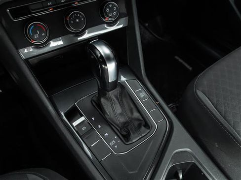Used 2019 Volkswagen Tiguan S image 22