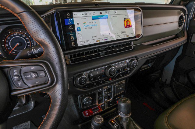 Used 2024 Jeep Gladiator Mojave w/ Steel Bumper Group AWD/4WD image 15