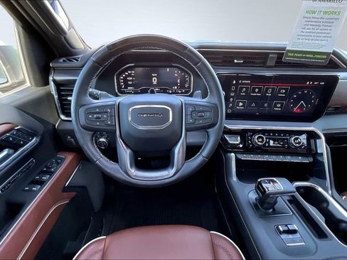 Used 2024 GMC Sierra 1500 Denali Ultimate image 10