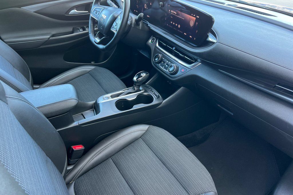 Used 2024 Buick Envista Preferred w/ Convenience I Package FWD image 13