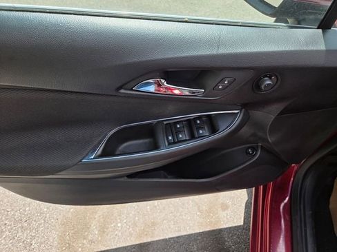 Used 2018 Chevrolet Cruze LT w/ Convenience Package FWD image 12