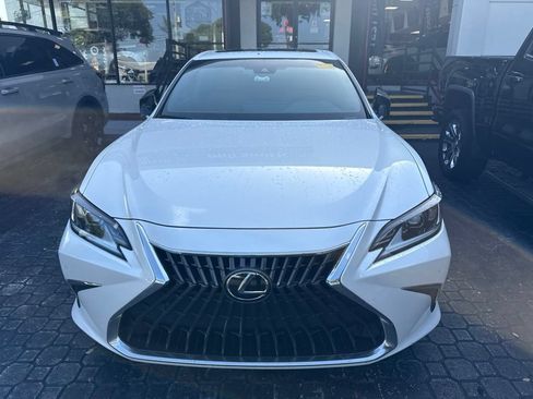 Used 2024 Lexus ES 250 w/ Premium Package AWD/4WD image 2