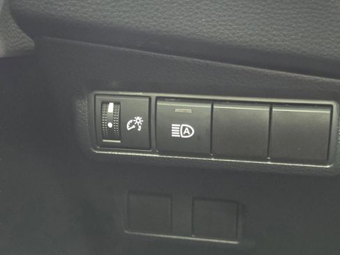 Used 2024 Toyota Corolla Cross LE FWD image 19